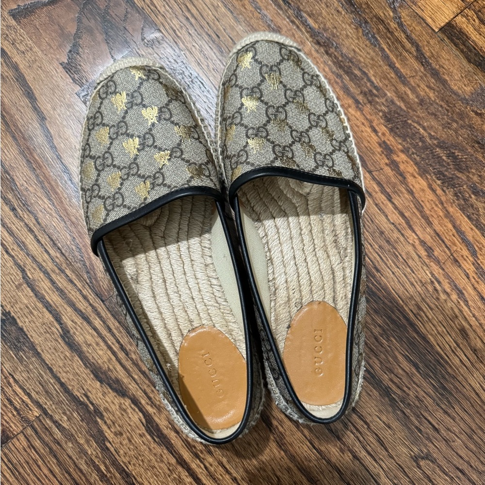 Gucci flats